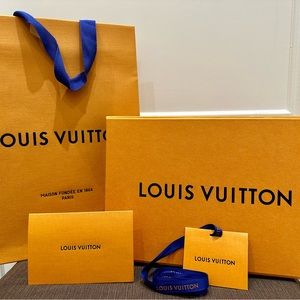 Authentic LOUIS VUITTON gift bag, box with tissue, ribbon, card/envelope, sleeve